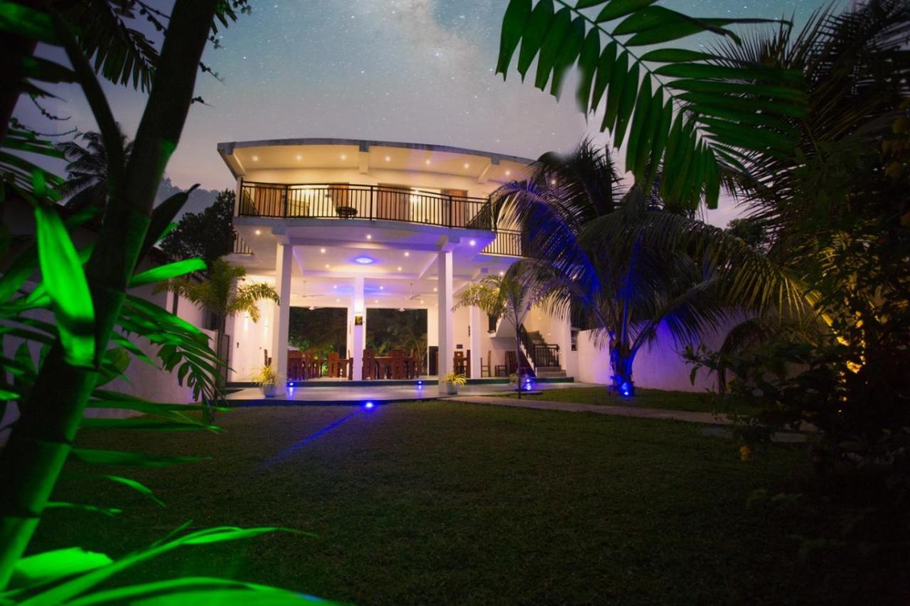 Lena Resort 贝鲁沃勒 外观 照片